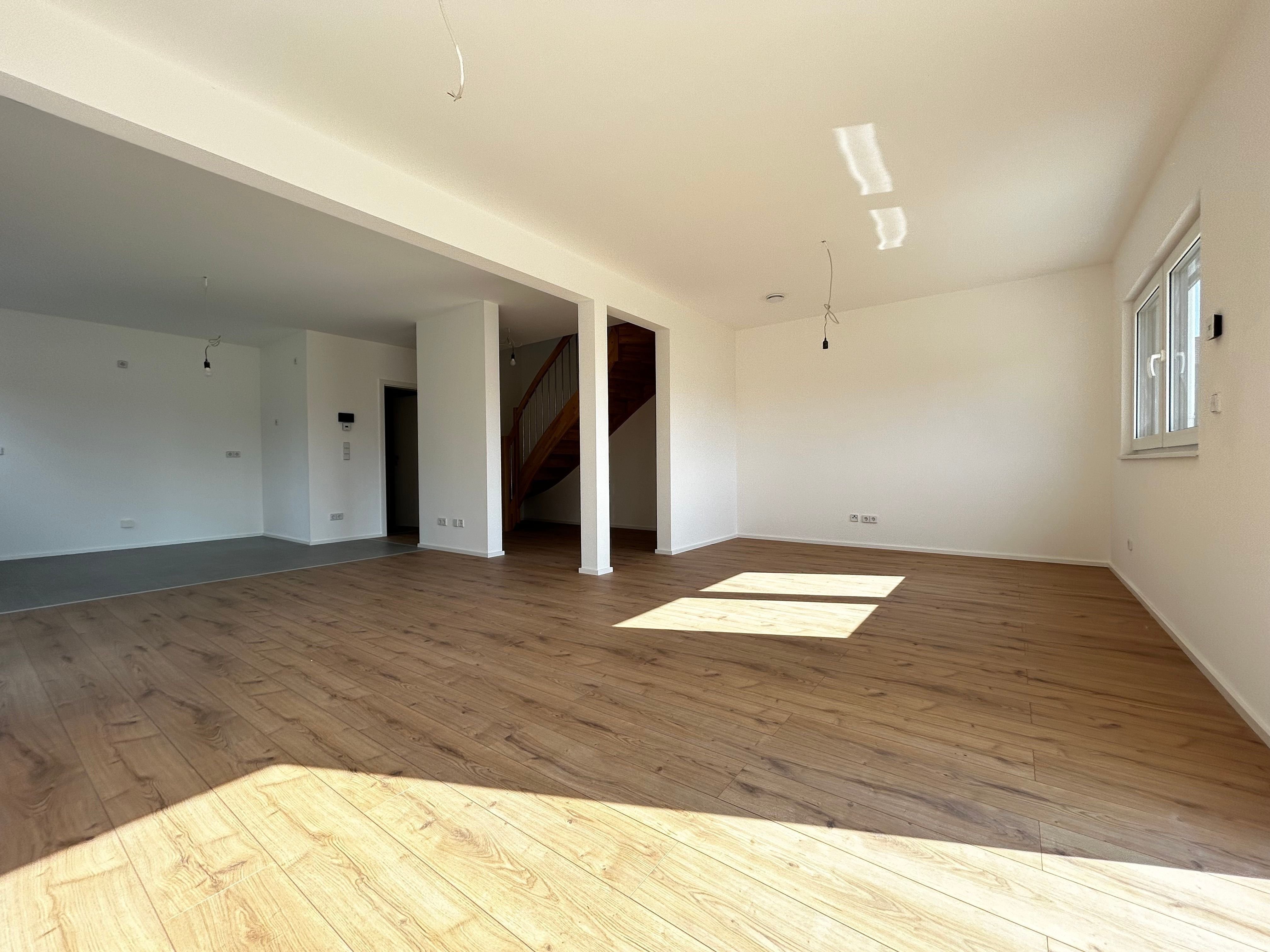 Doppelhaushälfte zum Kauf provisionsfrei 555.000 € 4 Zimmer 110,6 m²<br/>Wohnfläche 400 m²<br/>Grundstück Rehenbühl Pfofeld 91738