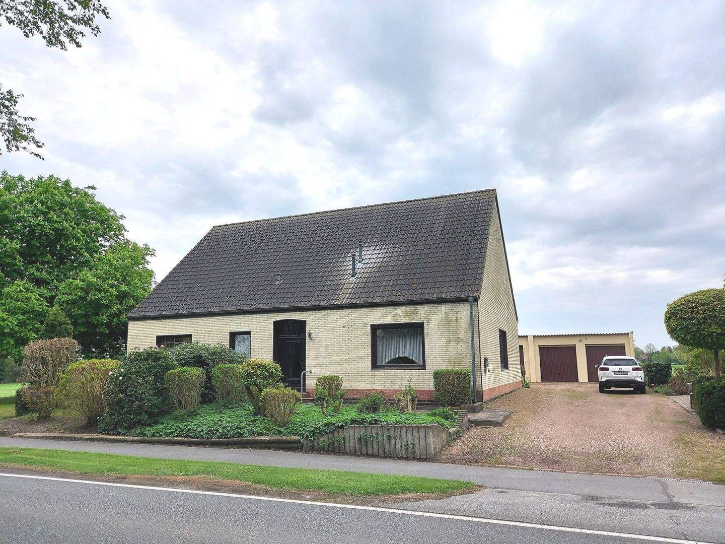 Immobilie in Grasberg - Wohnhaus & Werkstatt in schöner Außenbereichslage - Bild 3