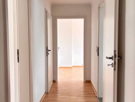 Wohnung zur Miete 490 € 4 Zimmer 70 m² frei ab 01.11.2025 Naumburg Naumburg (Saale) 06618