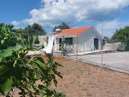 Einfamilienhaus zum Kauf - Erstbezug 320.000 € 2 Zimmer 71 m² Škrip Supetar 21400