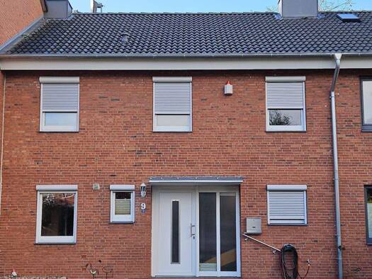 Reihenmittelhaus zum Kauf 279.000 € 5 Zimmer 130 m² 291 m² Grundstück frei ab sofort Rendsburg 24768