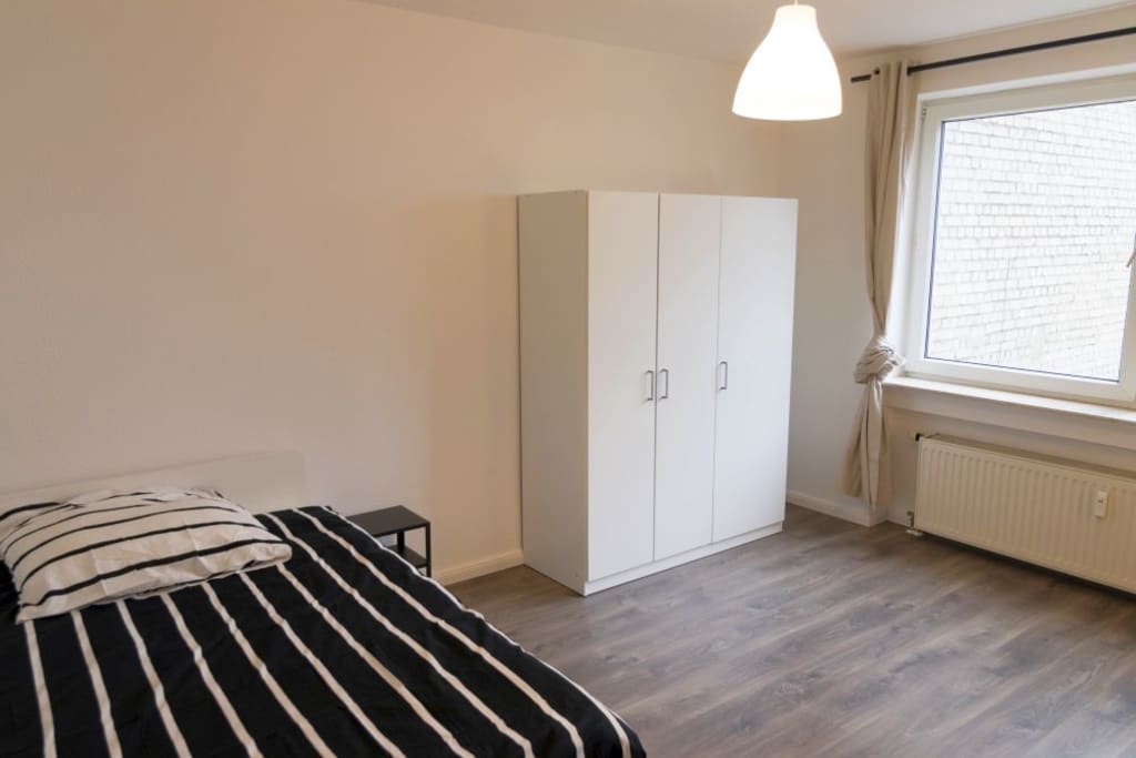 Wohnung zur Miete Wohnen auf Zeit 765 € 5 Zimmer 19 m²<br/>Wohnfläche 04.03.2025<br/>Verfügbarkeit Karlstraße 14 Stadtmitte Düsseldorf 40210