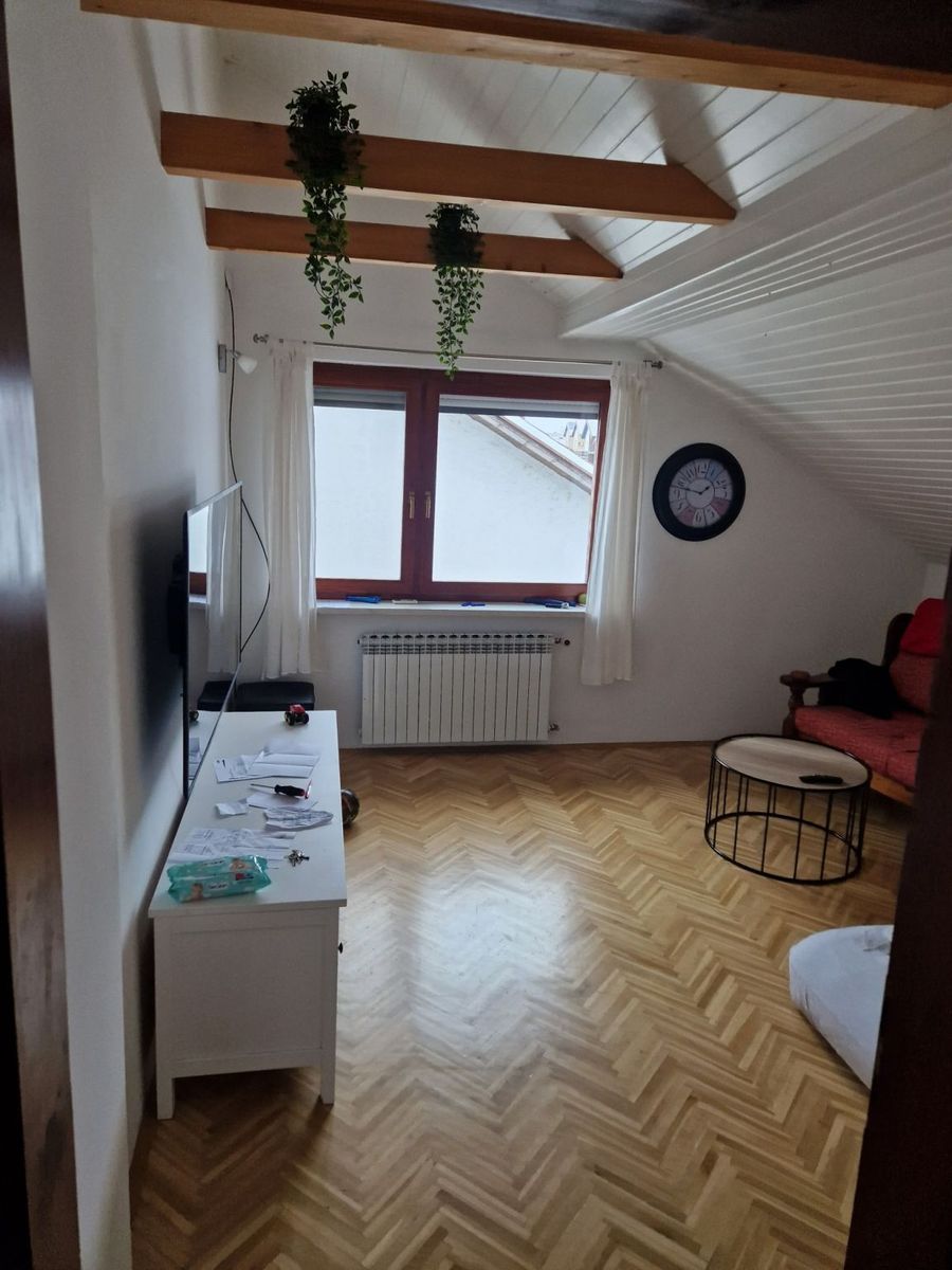 Haus zum Kauf 330.000 € 6 Zimmer 190 m²<br/>Wohnfläche Djakovo center