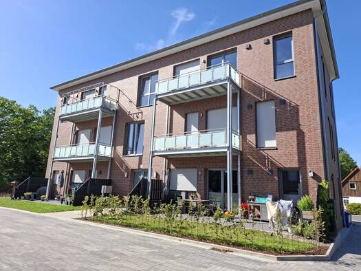 Wohnung zur Miete 830 € 3 Zimmer 83,2 m² 2. Geschoss Friedeburg Friedeburg 26446