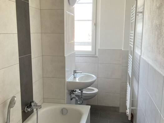 Wohnung zur Miete 425 € 2,5 Zimmer 60,8 m² 2. Geschoss Thale 06502