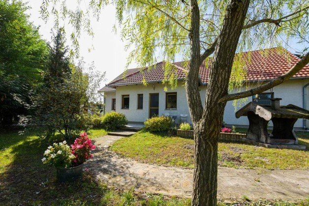 Einfamilienhaus zum Kauf 290.000 € 5 Zimmer 210 m²<br/>Wohnfläche 3.000 m²<br/>Grundstück Kecskemét 6044