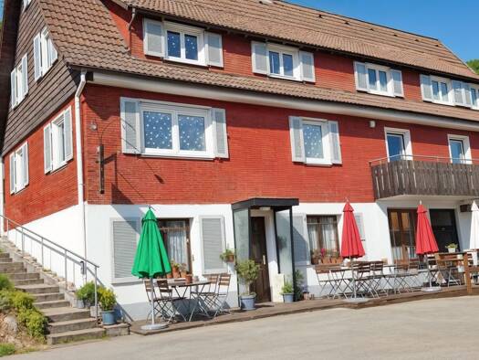 Haus zum Kauf 375.000 € 16 Zimmer 400 m² 2.037 m² Grundstück Betzweiler Loßburg 72290