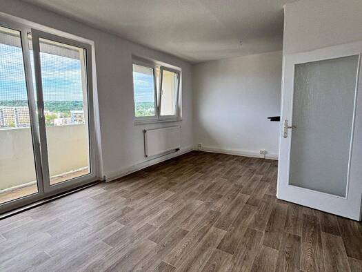 Wohnung zur Miete 350 € 3 Zimmer 62,3 m² 10. Geschoss frei ab 01.01.2026 Kastanienstraße 5 Lusan Gera 07549