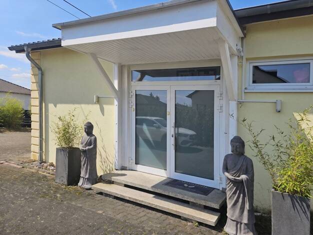 Büro zur Miete 2.950 € 329 m² Bürofläche Oberhonnefeld Oberhonnefeld-Gierend 56587
