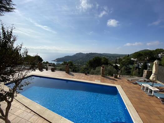 Einfamilienhaus zum Kauf 1.600.000 € 423 m² 1.133 m² Grundstück Begur 17213