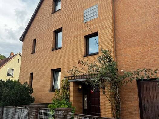 Mehrfamilienhaus zum Kauf als Kapitalanlage geeignet 299.000 € 8 Zimmer 250 m² 325 m² Grundstück Burggartenweg Stederdorf Peine 31228