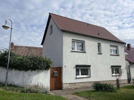 Einfamilienhaus zum Kauf 42.000 € 4 Zimmer 105,7 m² 649 m² Grundstück frei ab sofort Lindenstraße (Schadeleben) 11 Schadeleben Seeland 06449