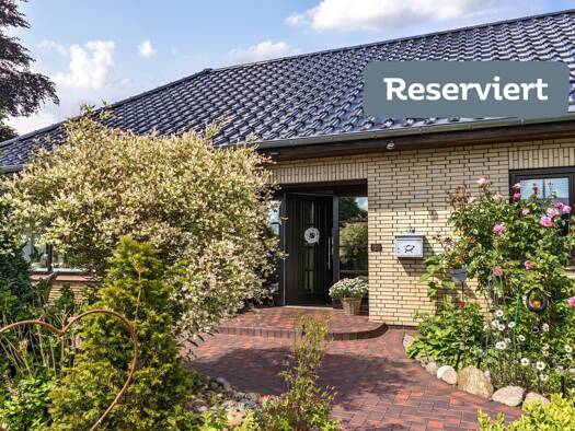 Einfamilienhaus zum Kauf 420.000 € 8 Zimmer 230,8 m² 1.390 m² Grundstück Jübek 24855