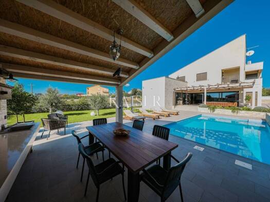 Haus zum Kauf 610.000 € 4 Zimmer 220 m² Poljica Brig, Nin Vrsi