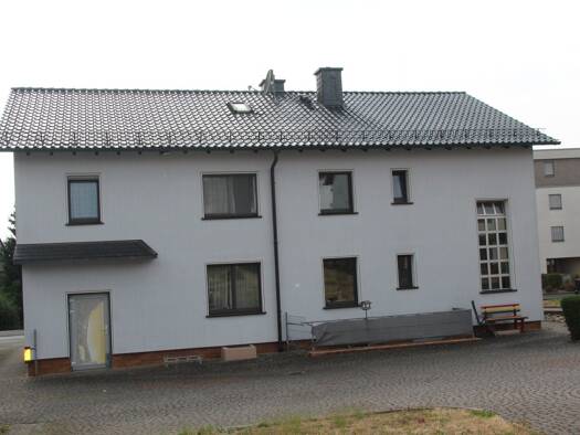 Mehrfamilienhaus zum Kauf 785.000 € 8 Zimmer 189 m² 1.400 m² Grundstück Petersberg Petersberg 36100