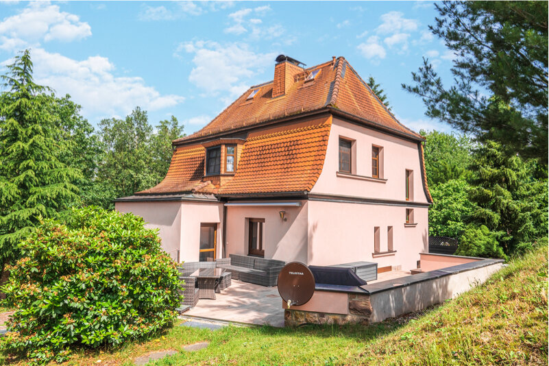 Villa zum Kauf 5 Zimmer 204 m²<br/>Wohnfläche 1.300 m²<br/>Grundstück Augustusburg Augustusburg 09573