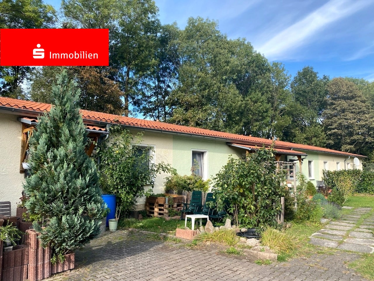 Wohn- und Geschäftshaus zum Kauf als Kapitalanlage geeignet 285.000 € 16 Zimmer 602 m²<br/>Fläche 3.249 m²<br/>Grundstück Luisenthal 99885