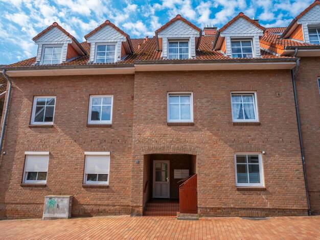 Mehrfamilienhaus zur Miete 600 € 2 Zimmer 63 m² Schleswig 24837