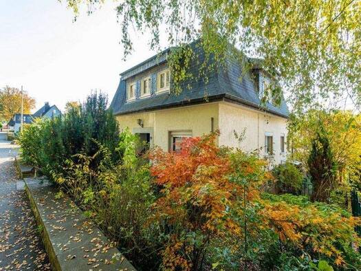 Haus zum Kauf 385.000 € 9 Zimmer 234 m² 710 m² Grundstück frei ab sofort Bergneustadt Bergneustadt 51702