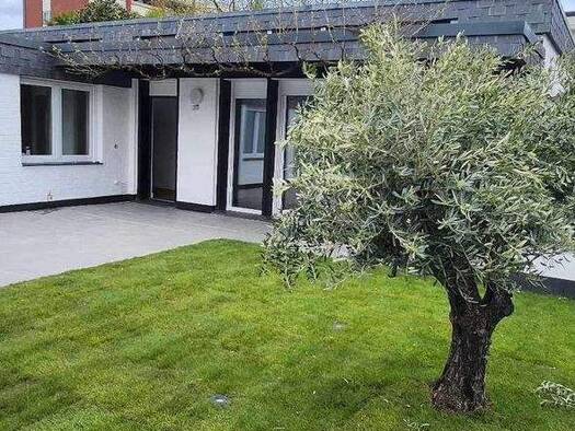 Einfamilienhaus zum Kauf provisionsfrei 865.000 € 4 Zimmer 155 m² 304 m² Grundstück Gustav-Mahler-Straße 3 Urdenbach Düsseldorf 40593