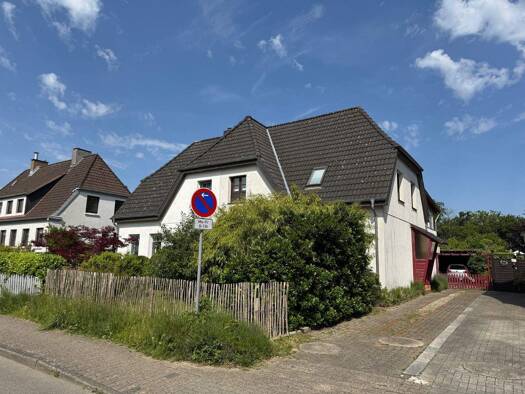 Doppelhaushälfte zum Kauf 329.000 € 5 Zimmer 123,2 m² 881 m² Grundstück Schleswig 24837
