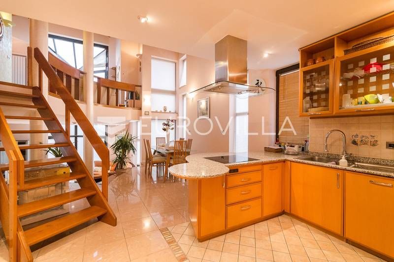 Haus zum Kauf 900.000 € 3 Zimmer 385 m²<br/>Wohnfläche Gracanska cesta Gracani 10000