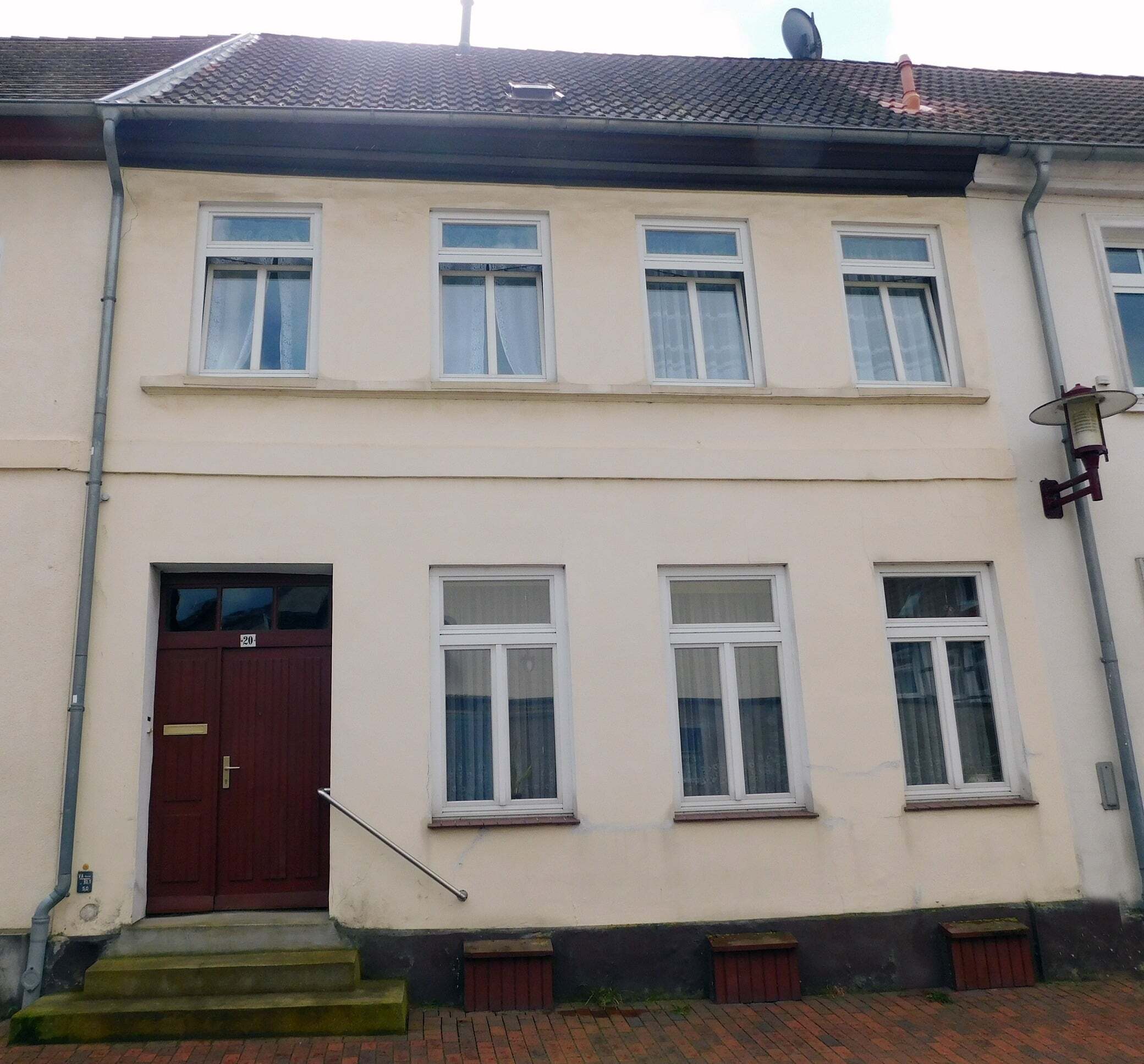 Reihenmittelhaus zum Kauf provisionsfrei 120.000 € 4 Zimmer 93 m²<br/>Wohnfläche 68 m²<br/>Grundstück Parchim Parchim 19370