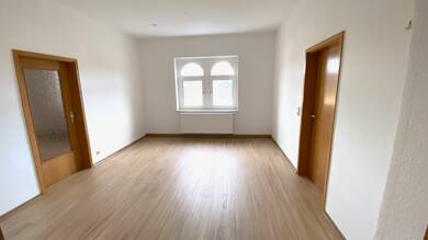 Wohnung zur Miete 400 € 2 Zimmer 67 m² 2. Geschoss frei ab sofort Flöha Flöha 09557