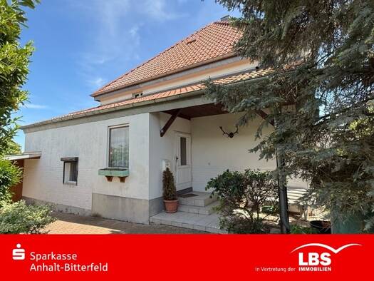 Doppelhaushälfte zum Kauf 49.000 € 3 Zimmer 84 m² 590 m² Grundstück Osternienburg Osternienburger Land 06386