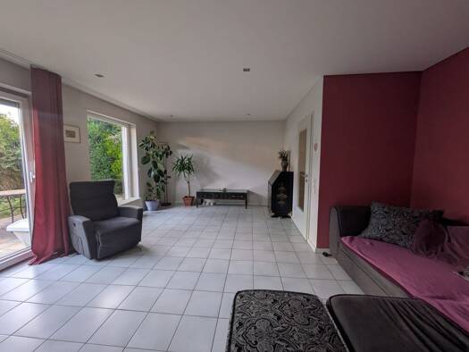 Reihenhaus zur Miete 2.100 € 5 Zimmer 133 m² 268 m² Grundstück frei ab sofort Steinbach 61449