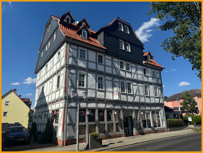 Mehrfamilienhaus zum Kauf provisionsfrei 549.000 € 24 Zimmer 615,6 m²<br/>Wohnfläche 385 m²<br/>Grundstück Ziegenhain Schwalmstadt / Ziegenhain 34613