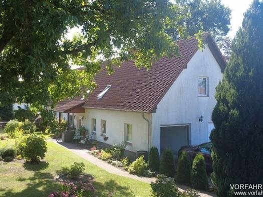 Doppelhaushälfte zum Kauf 398.000 € 5 Zimmer 133 m² 3.944 m² Grundstück frei ab 01.11.2026 Kneese Kneese 19205
