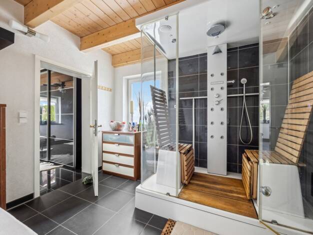 Einfamilienhaus zum Kauf 739.000 € 10 Zimmer 266,8 m² 1.071 m² Grundstück Sennfeld Adelsheim 74740