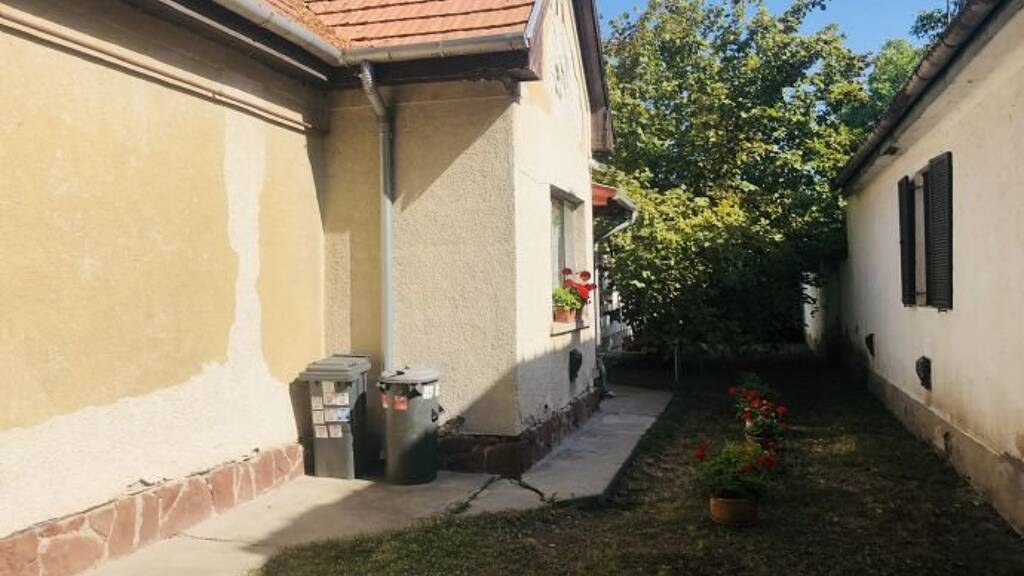 Einfamilienhaus zum Kauf 149.990 € 3 Zimmer 143 m² 670 m² Grundstück Siófok 8600