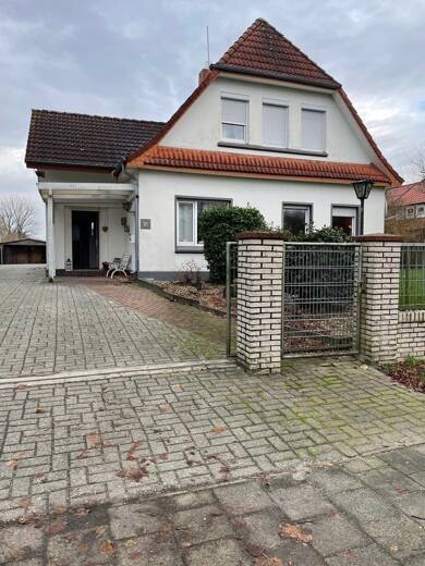 Mehrfamilienhaus zum Kauf 250.000 € 145 m² 1.734 m² Grundstück Neuenburg Zetel 26340
