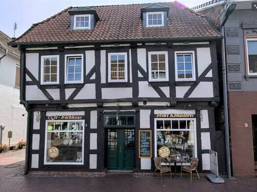 Einfamilienhaus zum Kauf 239.000 € 5 Zimmer 190 m² 190 m² Grundstück frei ab sofort Lange Straße 7 Barnstorf , Kr Diepholz 49406