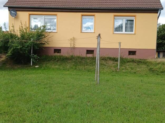 Einfamilienhaus zum Kauf 167.000 € 110 m² 990 m² Grundstück frei ab sofort Kirchgasse 7 Wintersdorf Meuselwitz 04610