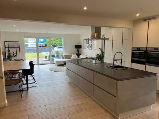 Doppelhaushälfte zur Miete 3.400 € 5 Zimmer 151 m² 420 m² Grundstück frei ab 01.09.2026 Jenfeld Hamburg 22045