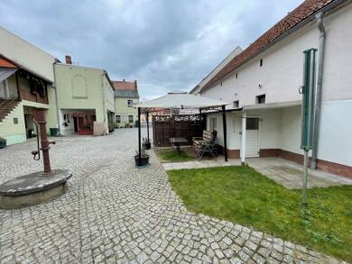 Mehrfamilienhaus zum Kauf 299.999 € 9 Zimmer 261 m² 1.710 m² Grundstück Schönfeld Schönfeld 01561