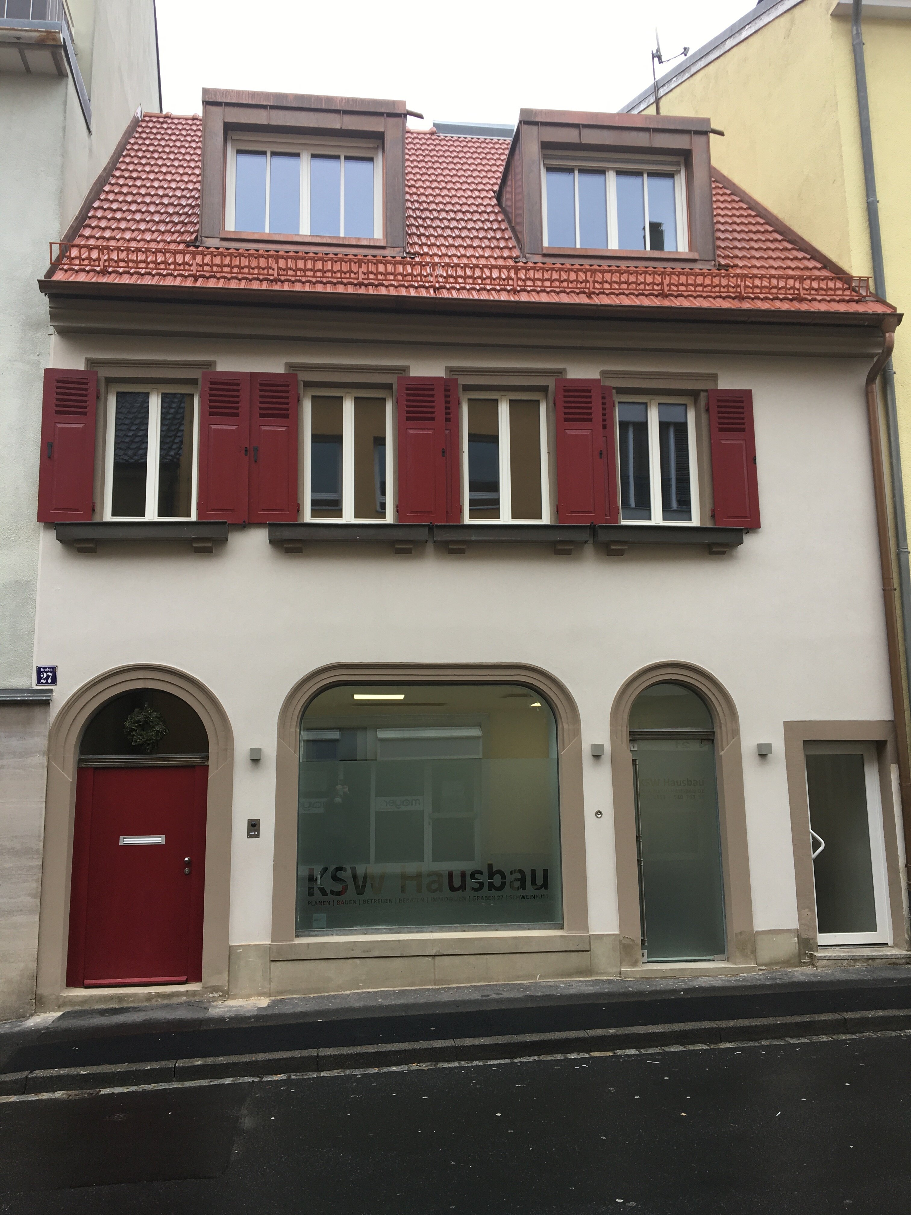 Reihenmittelhaus zur Miete 1.600 € 4 Zimmer 124,9 m²<br/>Wohnfläche 91 m²<br/>Grundstück ab sofort<br/>Verfügbarkeit Graben 27 Altstadt Schweinfurt 97421