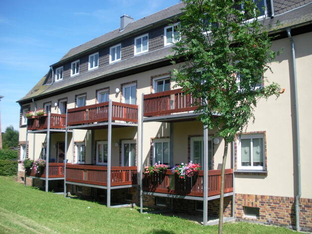 Wohnung zur Miete 350 € 2 Zimmer 68 m² Dachgeschoss, 1. Geschoss West Straße 9 Gersdorf 09355