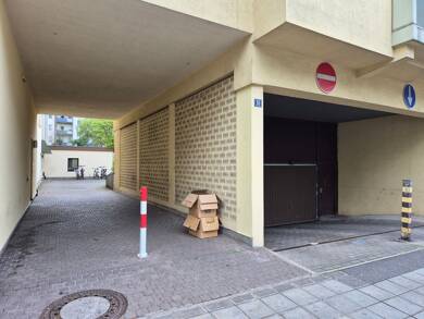 Garage/Stellplatz zur Miete provisionsfrei 60 € Ajtoschstraße 18 Gibitzenhof Nürnberg 90459