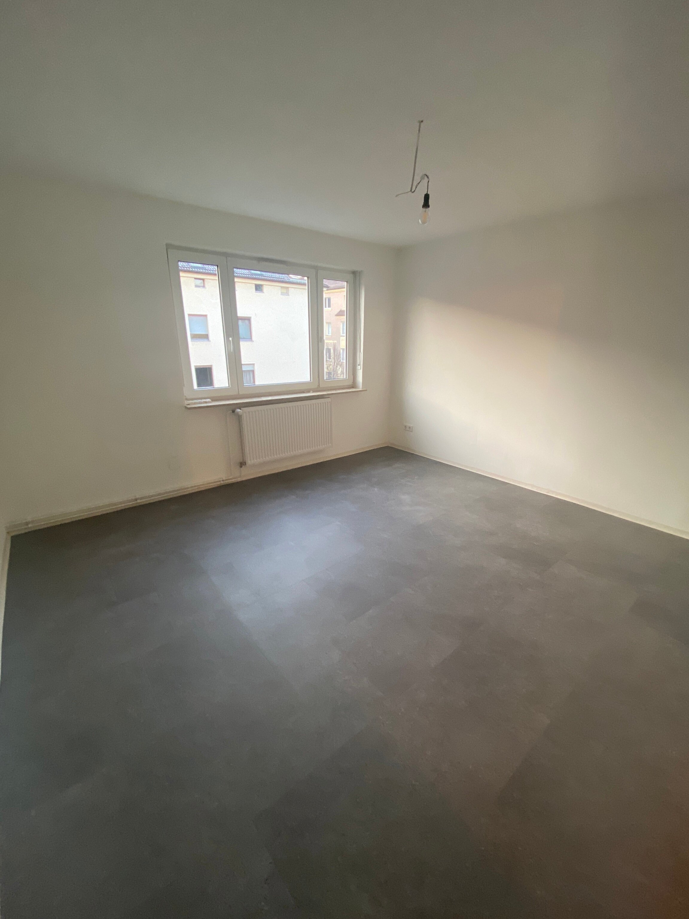 Wohnung zur Miete 828 € 3 Zimmer 66,3 m²<br/>Wohnfläche 3.<br/>Geschoss ab sofort<br/>Verfügbarkeit Ludwig-Feuerbach-Straße 95 Rennweg Nürnberg 90489