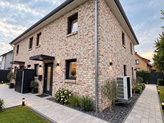 Doppelhaushälfte zum Kauf 475.000 € 4 Zimmer 130 m² 288 m² Grundstück frei ab sofort Hüpede Pattensen 30982