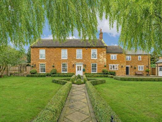 Einfamilienhaus zum Kauf 1.899.405 € 9 Zimmer Stone Gables 22 High Street Northampton NN7 3AS