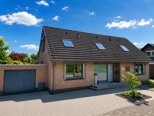 Einfamilienhaus zum Kauf 595.000 € 4 Zimmer 242,9 m² 1.044 m² Grundstück Varel Varel 26316