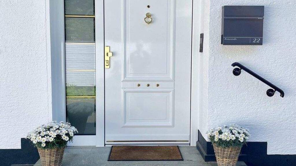 Mehrfamilienhaus zum Kauf provisionsfrei 1.049.000 € 10 Zimmer 240 m² 2.100 m² Grundstück Hebborn Bergisch Gladbach 51467