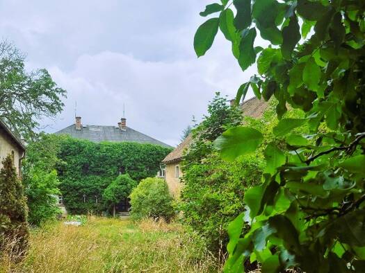 Haus zum Kauf 60.000 € 10 Zimmer 308 m² 2.230 m² Grundstück frei ab sofort Leutwitz 7 Leutwitz Göda 02633