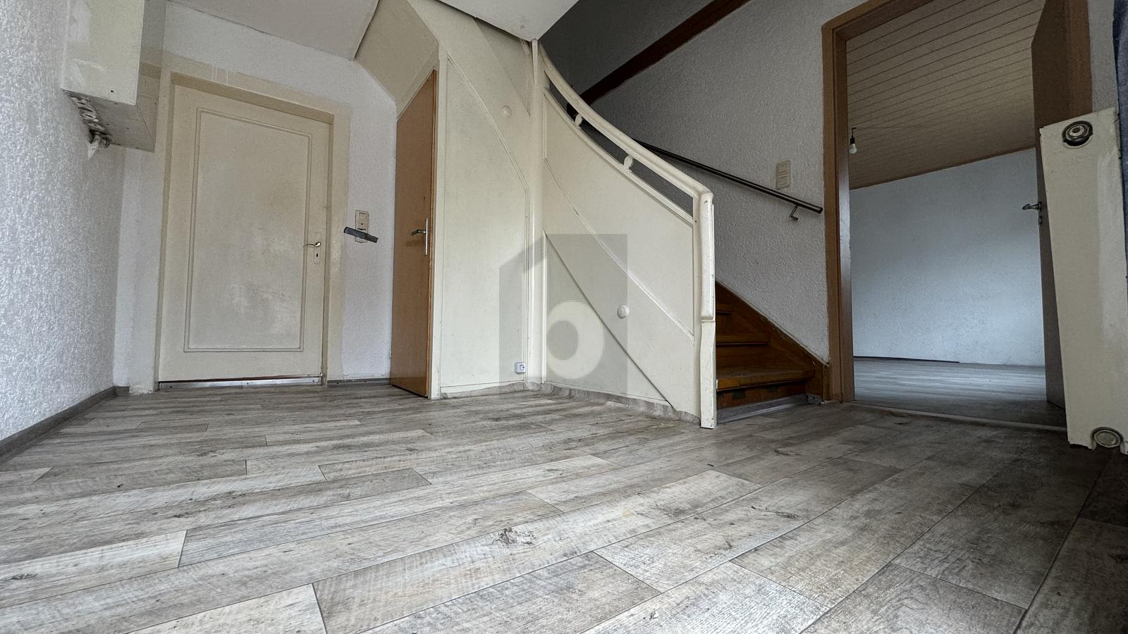 Einfamilienhaus zum Kauf 49.900 € 6 Zimmer 120 m²<br/>Wohnfläche 202 m²<br/>Grundstück Wissenbach Eschenburg 35713