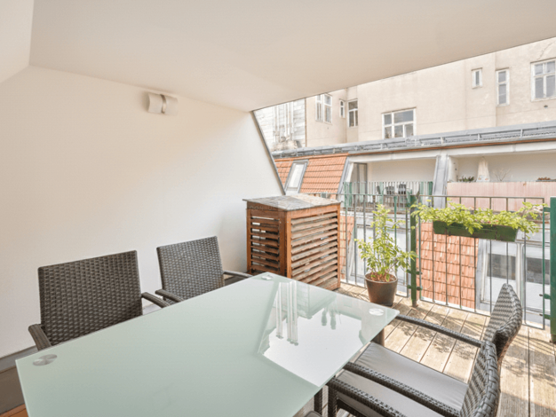 Wohnung zur Miete 16,14 € 4 Zimmer 175 m² Gumpendorfer Straße 73 Wien 1060